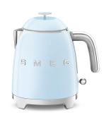 Smeg KLF05PBEU mini rychlovarná konvice, 0,8 l / 3 šálky, 1400 W, styl 50. let, pastelově modrá